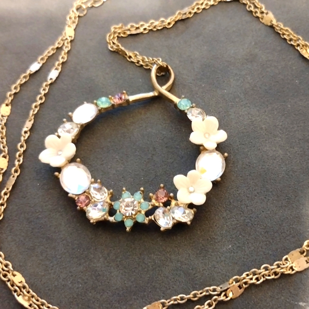 Long Necklace, Floral Round Pendant